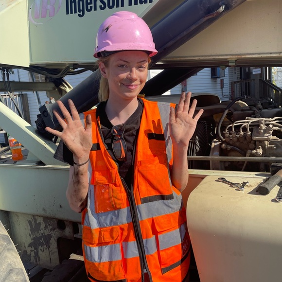 Meet your Posher, Mady - Picture 2 of 11